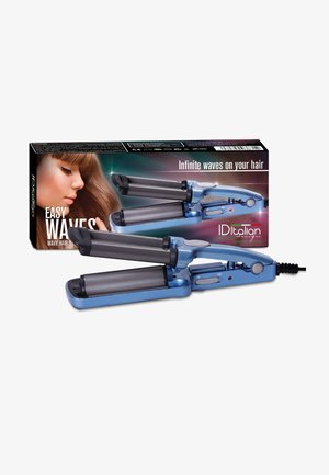 Ondulador de cabello eléctrico azul con doble cilindro y interruptor de encendido/apagado, colocado frente al embalaje que muestra a una mujer con cabello ondulado y el nombre del producto Easy Waves.