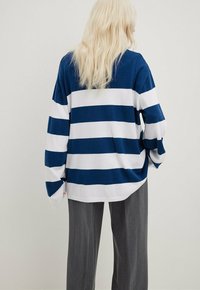 NA-KD Maglione - white