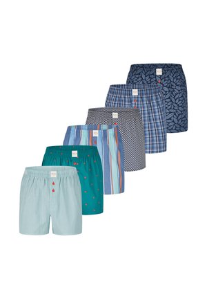 Sei paia di boxer da uomo in vari colori e fantasie: a righe turchesi, floreali turchesi, a righe multicolori, a quadretti blu, a pois blu scuro e con stampa a foglie.