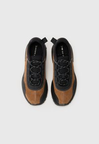 Lacoste Tossud - dark brown/black