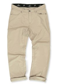 Beige Chinos aus glattem Baumwollstoff, mit schmal zulaufenden Beinen, umgeschlagenen Säumen und einem schwarzen Bund mit Markenlogo und Nähdetails.