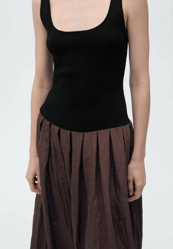 A-LINE  - Maxi dress - chocolate4