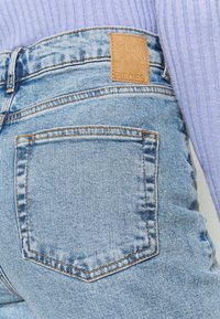 PIECES Tall Jeans straight leg - blue denim