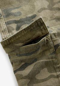 Next Džinsiniai šortai - camo print