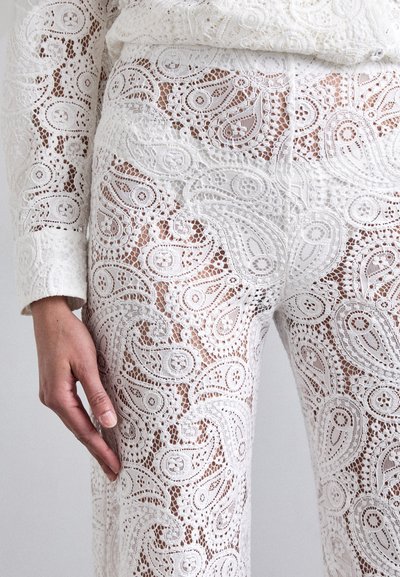 Baum und Pferdgarten NIDA - Pantalon classique - cloud dancer