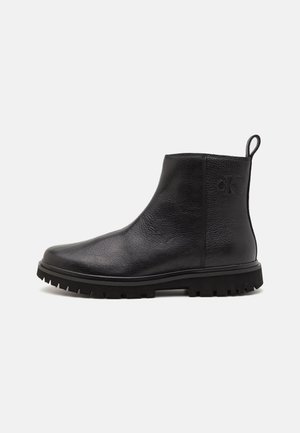 MID CHELSEA ZIP BOOT TUMBLED - Støvletter - triple black