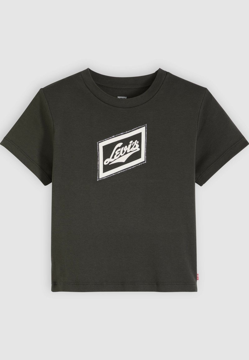 Donkergrijs T-shirt met korte mouwen, voorzien van een witte omrande diamantvorm en het "Levi's"-logo in het wit gedrukt op de borst.