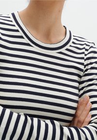 InWear Stickad tröja - white