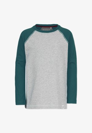 Langærmet T-shirt med grå krop og teal raglanærmer. Fremstillet af blødt stof, har en rund halsudskæring og et lille logo label på kanten.