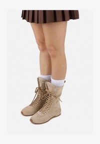 Selecionado, oatmilk