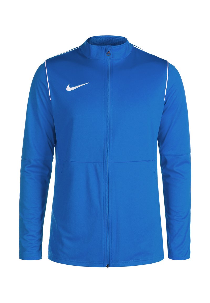 Blauwe Nike jacket met een hoge kraag, volledige ritssluiting aan de voorkant, lange mouwen, witte accenten op de schouders en glad, lichtgewicht stof.