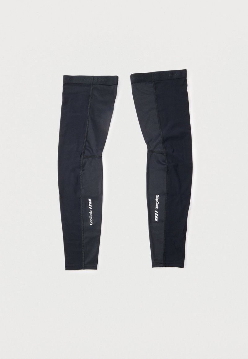 Ζευγάρι μαύρων συμπιεστικών μανικιών χεριών με λευκά λογότυπα "GripGrab", επίπεδα ραφές και ελαστικές μανσέτες, απλωμένα σε λευκό φόντο.