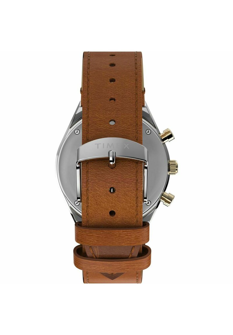 Montre Timex avec un boîtier en acier inoxydable, un bracelet en cuir brun et des éléments en acier argenté. Présente un boîtier rond et plusieurs boutons sur le côté.