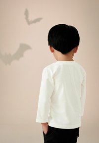Next HALLOWEEN  - REGULAR FIT - Bluză cu mânecă lungă - white bat