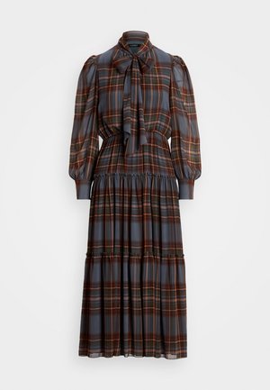 Langarm-Kleid aus kariertem Stoff mit hohem Kragen und vorderlicher Schleife, elastischer Taille, gestuftem Rock und gepufften Schultern in gedeckten Braun- und Blautönen.
