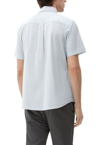 s.Oliver KURZARM MIT BUTTON-DOWN-KRAGEN - Hemd - blassblau