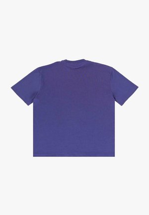 Lila Baumwoll-T-Shirt mit kurzen Ärmeln, Rundhalsausschnitt und lässiger Passform. Angenehme Textur mit schlichtem Design und ohne sichtbare Logos oder Muster.