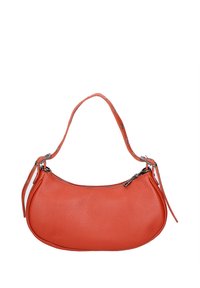 Borsa a spalla in pelle arancione con forma arrotondata, dettagli di cucitura e chiusura con zip. Presenta una tracolla sottile con inserti in metallo.