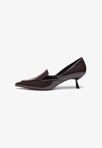 Unselected, dark brown