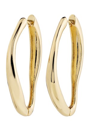 Paar glänzende goldene gedrehte Creolen mit glatten, reflektierenden Oberflächen und sicheren Verschlussmechanismen.