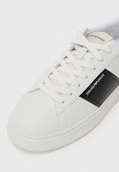 Emporio Armani Trainers - white/black