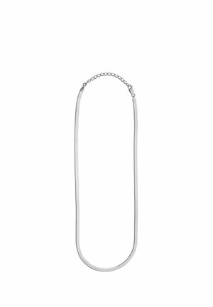 Srebrna kovinska ogrlica z gladkim, podolgovatim dizajnom. Ima verigo za prilagajanje in ravno, polirano površino po celotni dolžini.