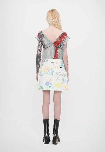 Soulland SKIRT - Falda de tubo - white