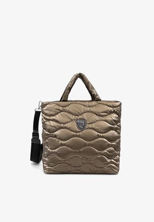Borsa tote trapuntata in bronzo metallico con onde imbottite, doppio manico superiore, tracolla rimovibile e patch logo sulla parte anteriore.