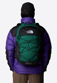The North Face BOREALIS - Turistický batoh - evergreen tnf black
