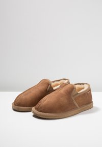 Thumbnail Image 3