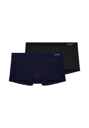 To herreboxershorts, én sort og én mørkeblå, med glat stof og lille HOM-logo på linningen.