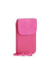 Custodia per telefono in pelle rosa con chiusura a patta e tracolla intrecciata. Presenta una finitura opaca e un logo impresso. Forma rettangolare compatta.