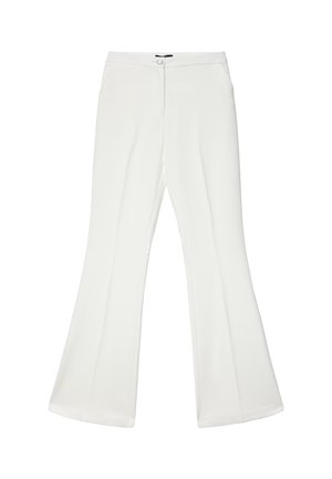 Weiße Schlaghosen aus glattem Stoff. Ausgestattet mit einem vorderen Knopfverschluss und Seitentaschen. Maßgeschneiderte Passform mit weitem Bein.