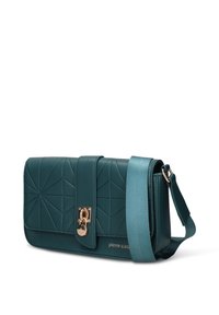 Borsa a tracolla in similpelle turchese con cuciture geometriche, ferramenta color oro, chiusura a scatto e tracolla coordinata staccabile.