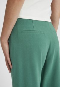 BZB TAILLEUR - Pantalon classique - vert