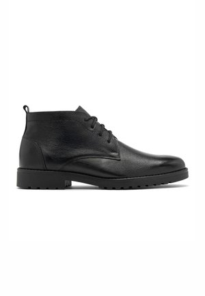 - Eleganckie buty