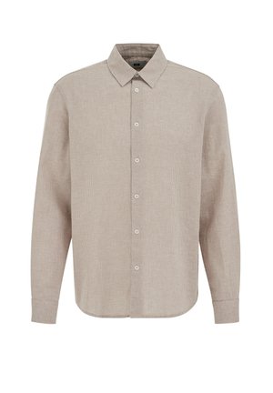 Beżowa koszula na długi rękaw zapinana na guziki z małym wzorem w kratę, klasycznym kołnierzem i mankietami na guziki, przedstawiona na białym tle.