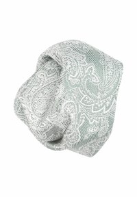 Grüner Stoff mit Paisley-Muster, weiche Textur, verziert mit komplizierten, weißen Spitzenähnlichen Details, in eine lockere Form gefaltet.