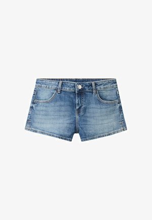 Džínové modré šortky s predným gombíkom, pútkami na opasok a dvoma prednými vreckami, zobrazené na bielom pozadí.