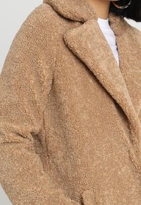 Vero Moda Tall Abrigo clásico - light brown