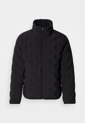 Μαύρο μπουφάν puffer με ψηλό γιακά και ολόκληρο φερμουάρ μπροστά. Διαθέτει καπιτονέ υφή και ελαστικά μανσέτα για εφαρμογή που αγκαλιάζει το σώμα. Ελαφρύ σχέδιο.