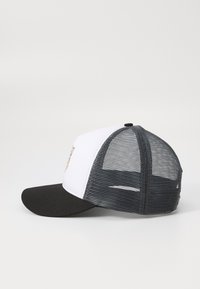 Thumbnail Image 3