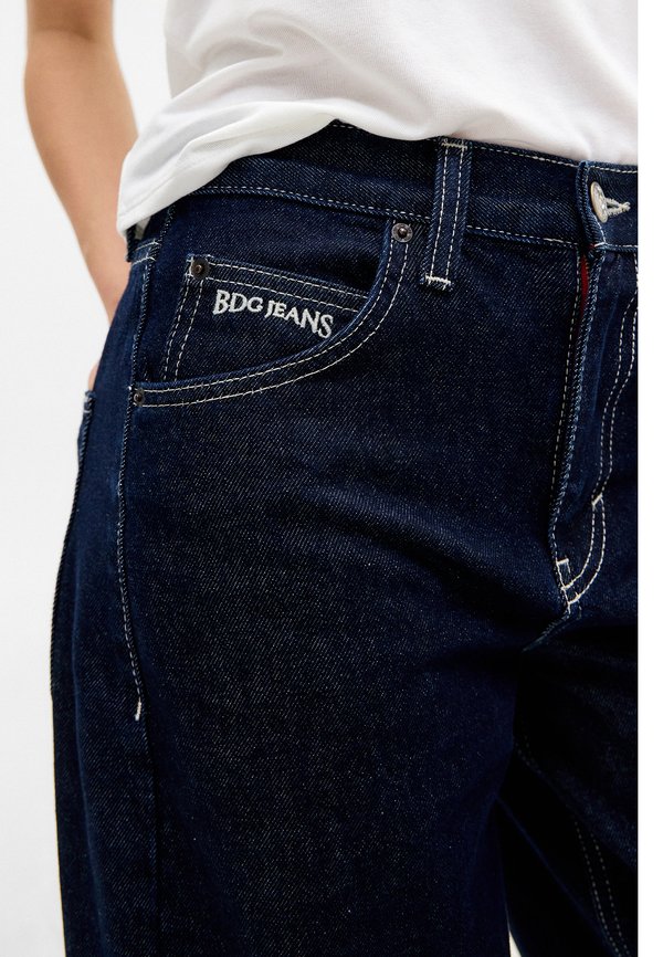 LOGAN - Straight leg jeans - rinse4