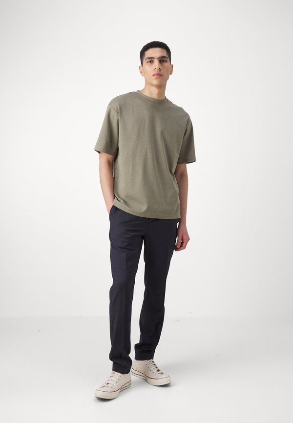 SLH LOOSE OSCAR O NECK TEE - Basic T-shirt - vetiver4