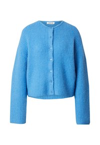 Blauwe gebreide cardigan met een gestructureerd oppervlak, ronde halslijn, lange mouwen en vijf knoopsluitingen aan de voorkant.