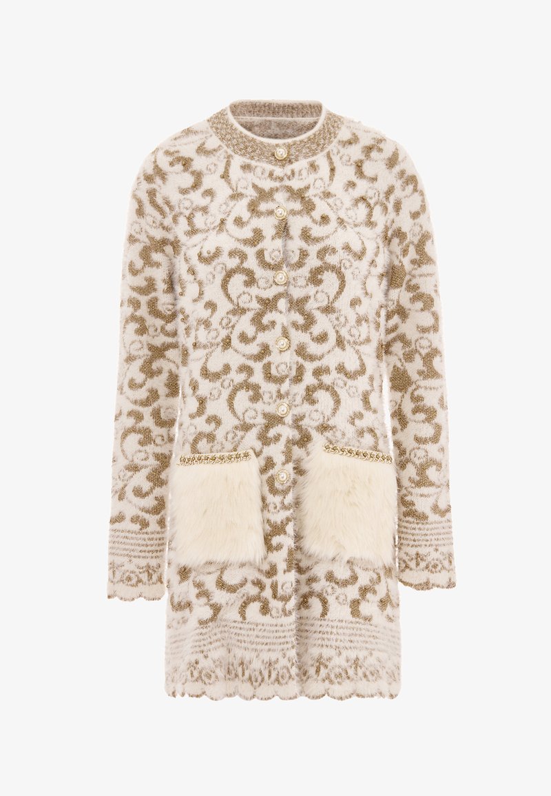 Cardigan tricotat în crem, cu un model floral texturat de culoare aurie, dotat cu buzunare din blană sintetică, nasturi perla și margine ondulată.
