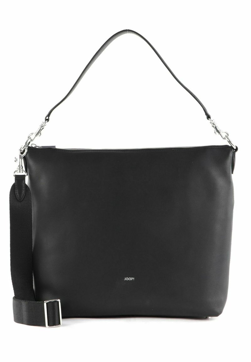 Sac à main en cuir noir avec une texture lisse, fermeture éclair sur le dessus et bandoulière réglable. Logo discrètement placé à l'avant.