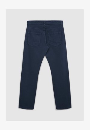 Pantaloni blu navy con una texture liscia, dotati di due tasche posteriori, design a gamba dritta e vita standard.