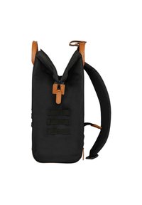 Schwarzer Rucksack mit braunen Lederakzenten, Reißverschluss, externen Riemen und einem eleganten, rechteckigen Design. Hergestellt aus strapazierfähigem Gewebe.
