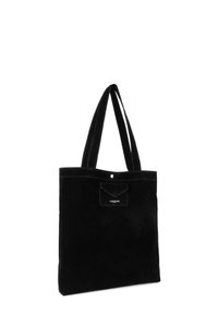 Borsa a tracolla in suede nera con due manici, una tasca frontale e chiusura a scatto. Presenta una texture liscia e un design minimalista.